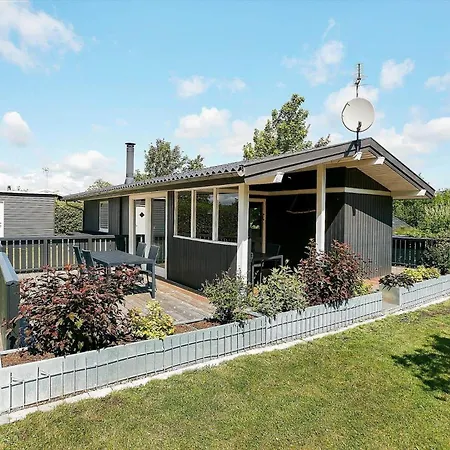 40553-juelsminde-pot-strandby-393 بيت للعطل *